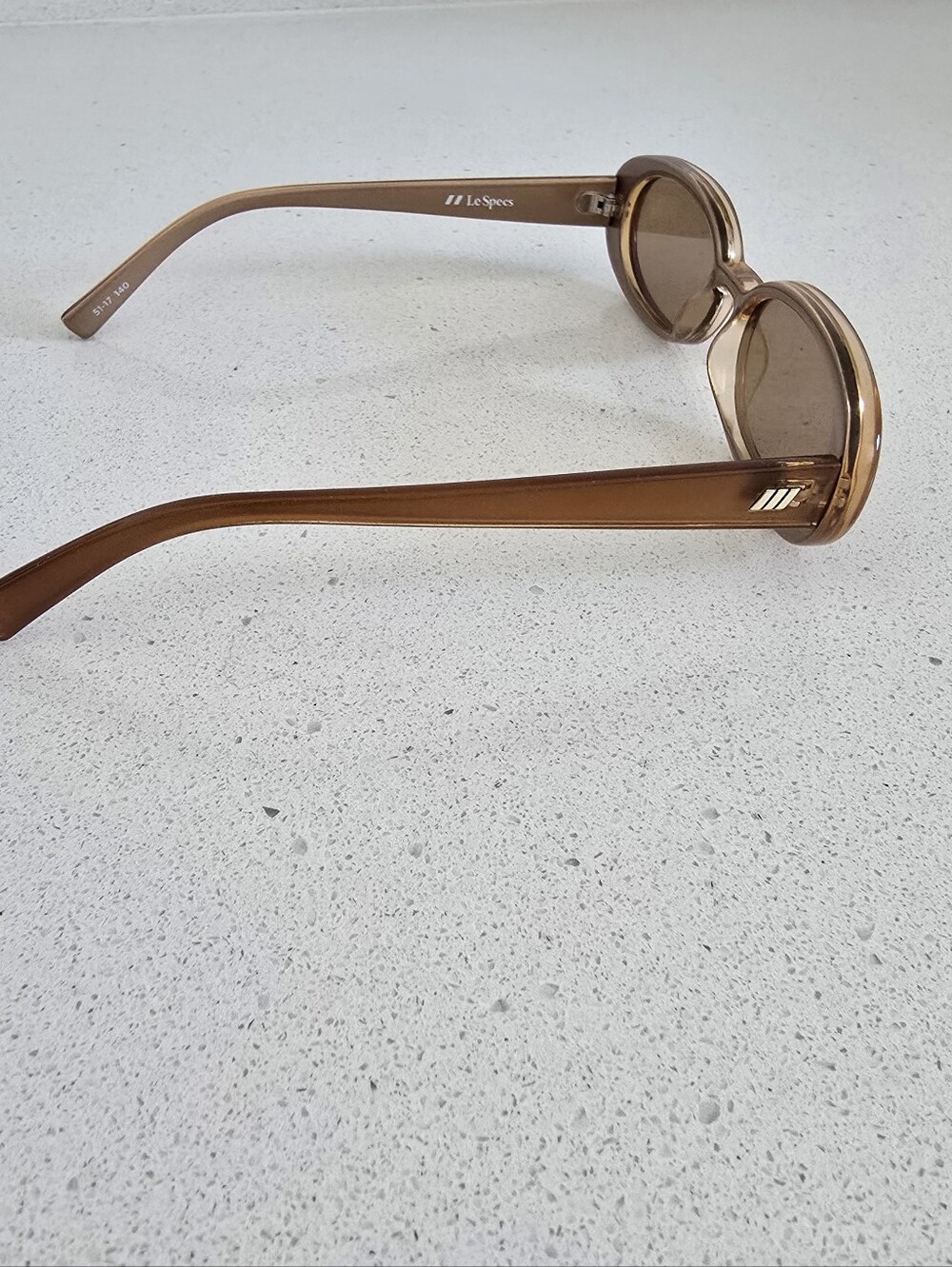 Le Specs Outta Love Brown Oval Women's Sunglasses - Like New - Picture 6 of 9